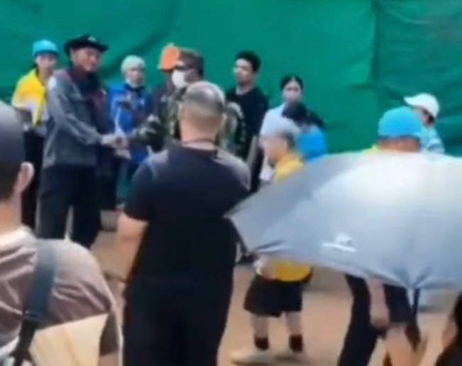 ទាហានឈុតខ្មៅចិត្តខ្មៅរបស់សៀមលួចវាយទាហានខ្មែរពីក្រោយខ្នងនៅប្រាសាទតាមាន់ធំ